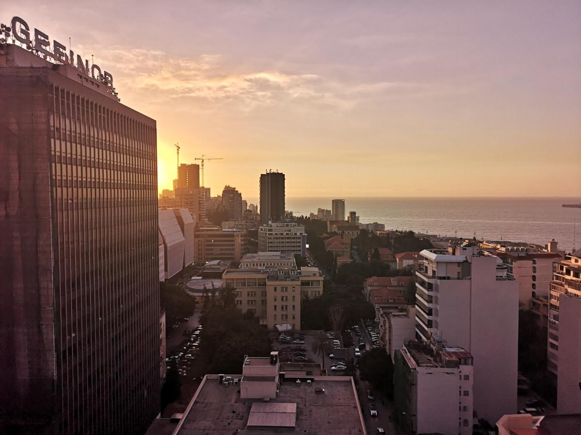 เกฟฟิเนอร์ โรตาน่า Hotel เบรุต ภายนอก รูปภาพ Tunis