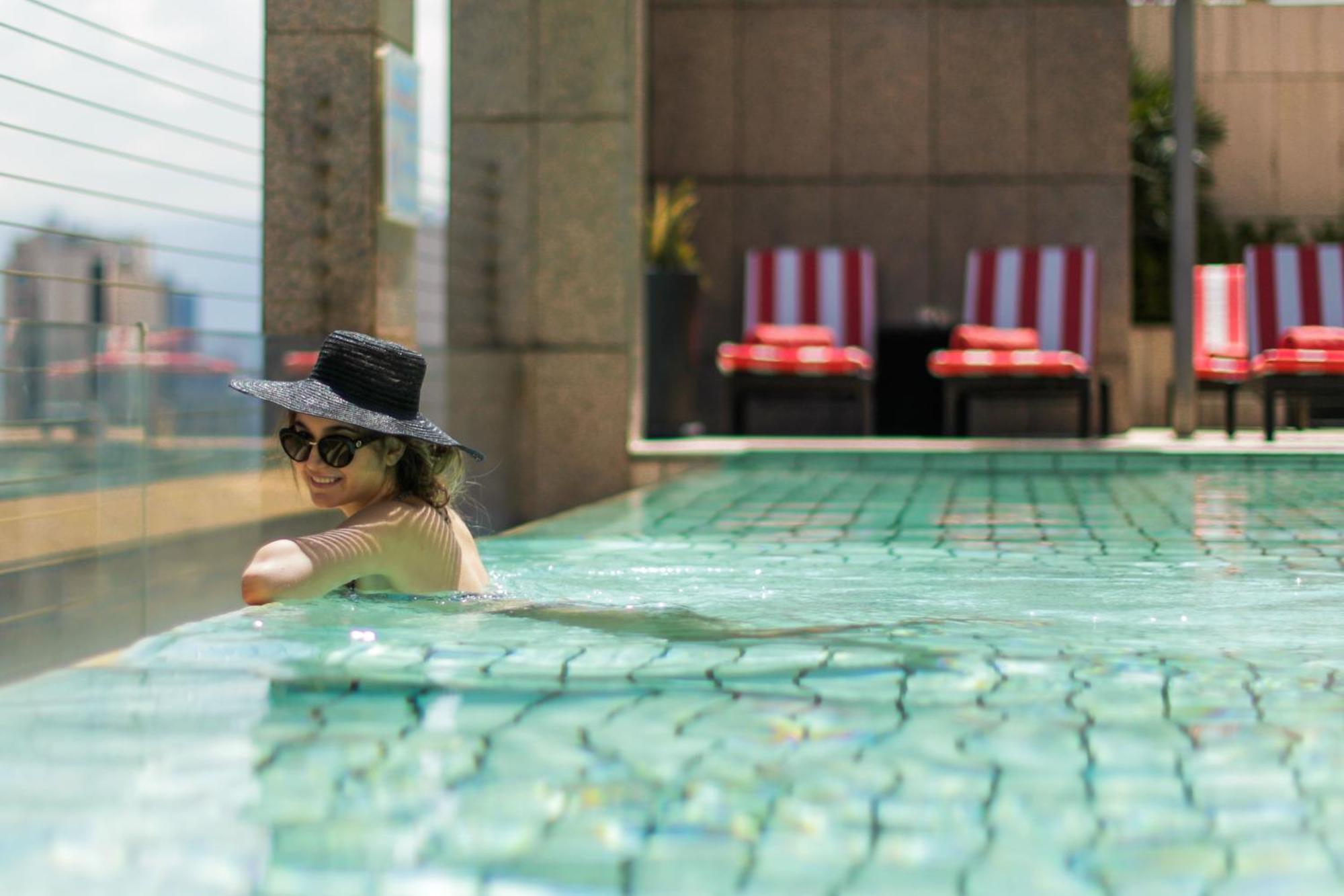 เกฟฟิเนอร์ โรตาน่า Hotel เบรุต ภายนอก รูปภาพ The swimming pool at the hotel