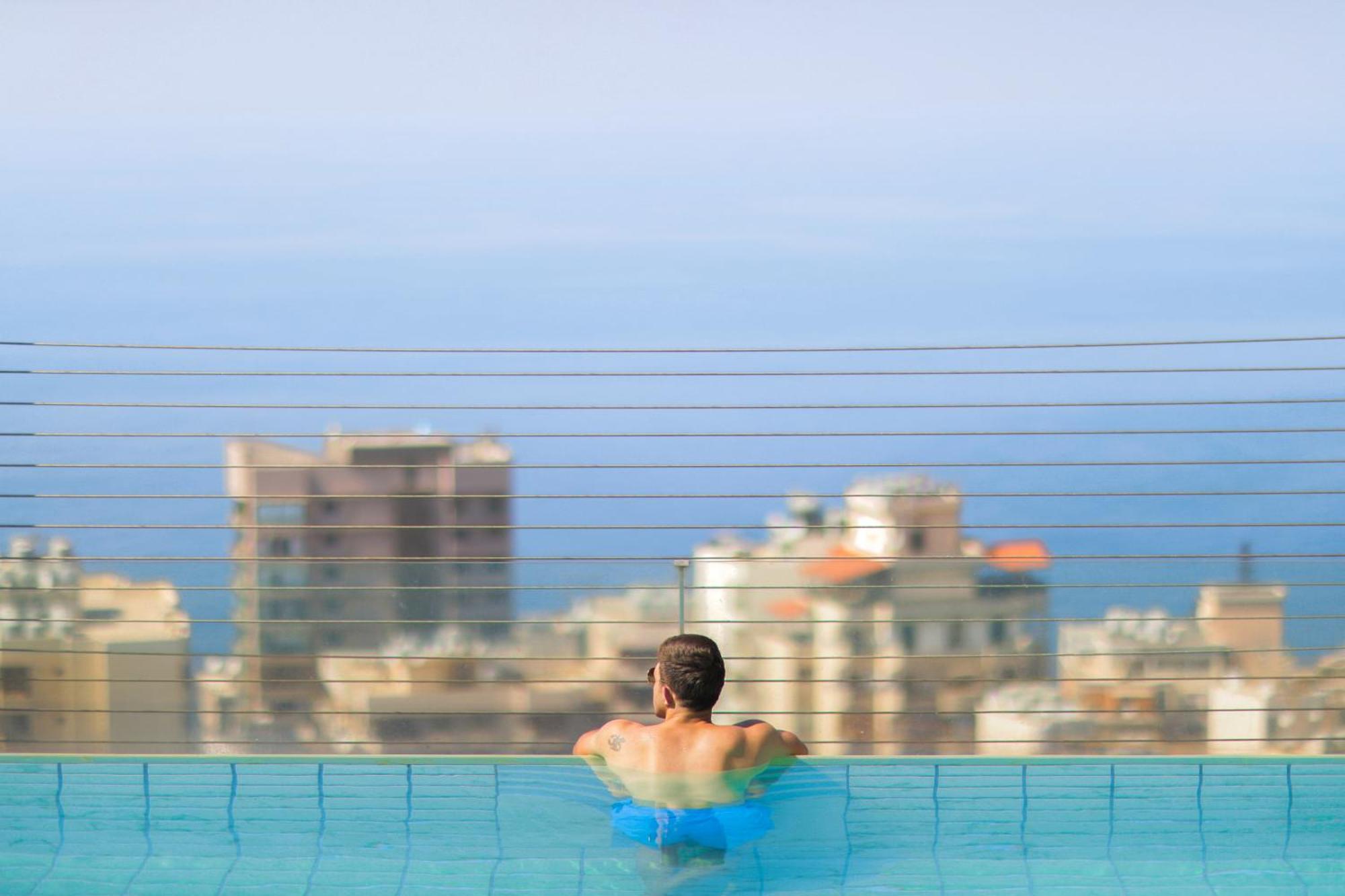 เกฟฟิเนอร์ โรตาน่า Hotel เบรุต ภายนอก รูปภาพ Swimming pool in Nicosia