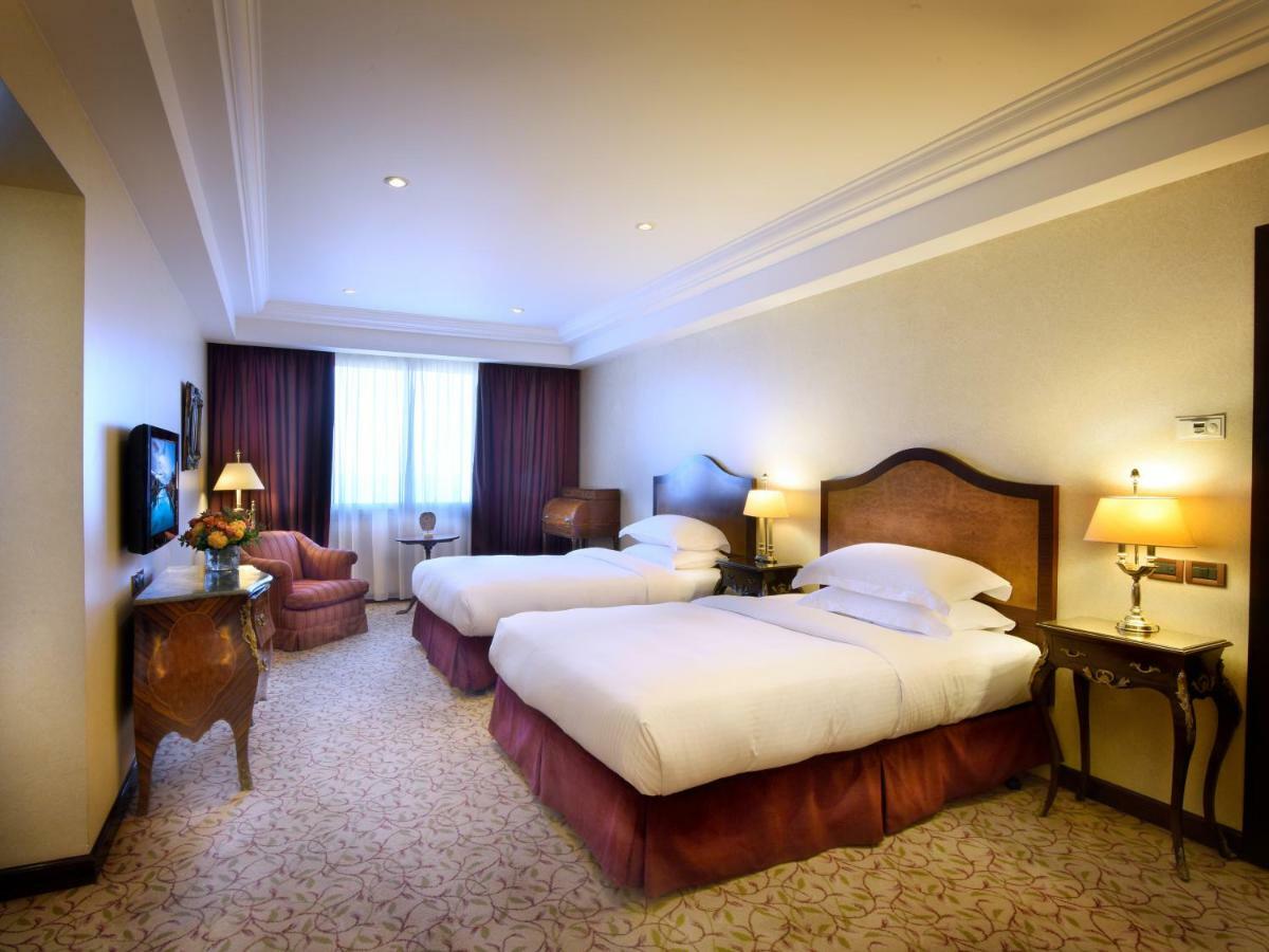 เกฟฟิเนอร์ โรตาน่า Hotel เบรุต ภายนอก รูปภาพ A room at the hotel